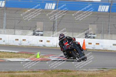 media/Nov-26-2022-Fastrack Riders (Sat) [[b001e85eef]]/Level 3/Session 3 Outside Turn 9/